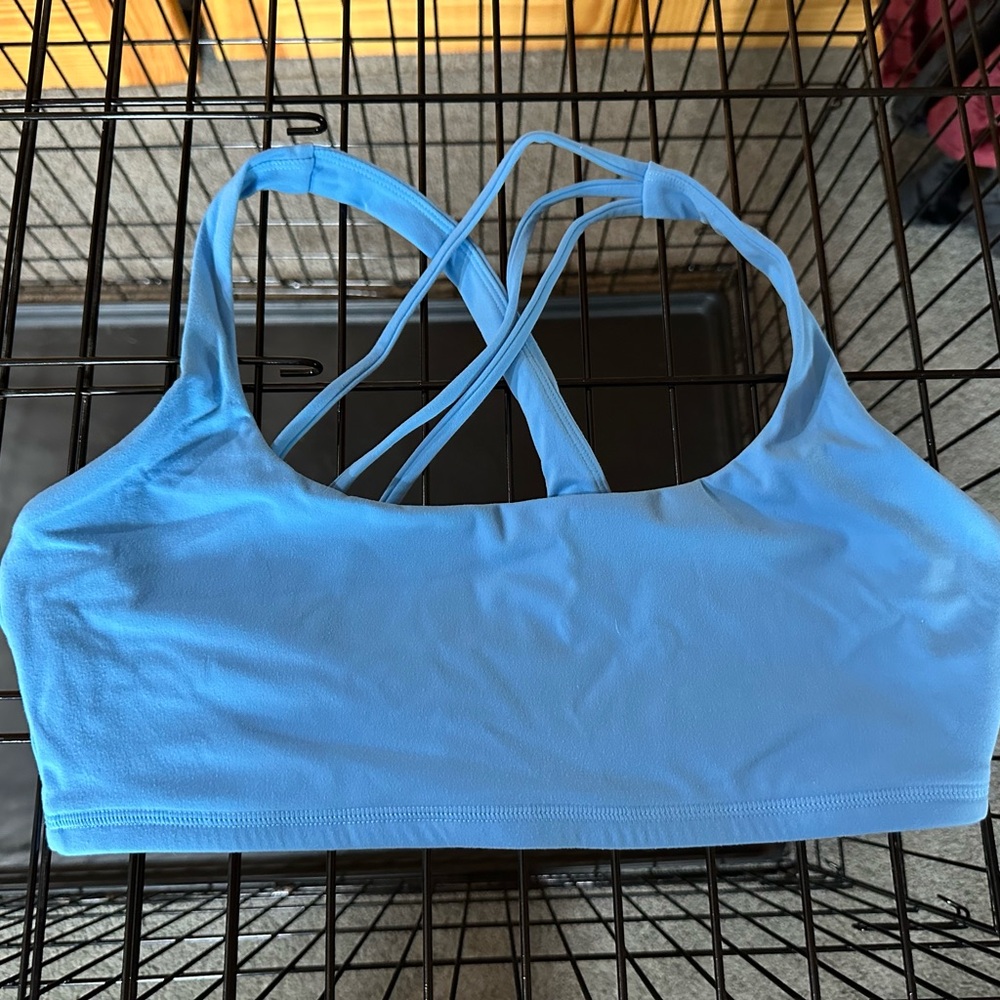 Cross back sports bra